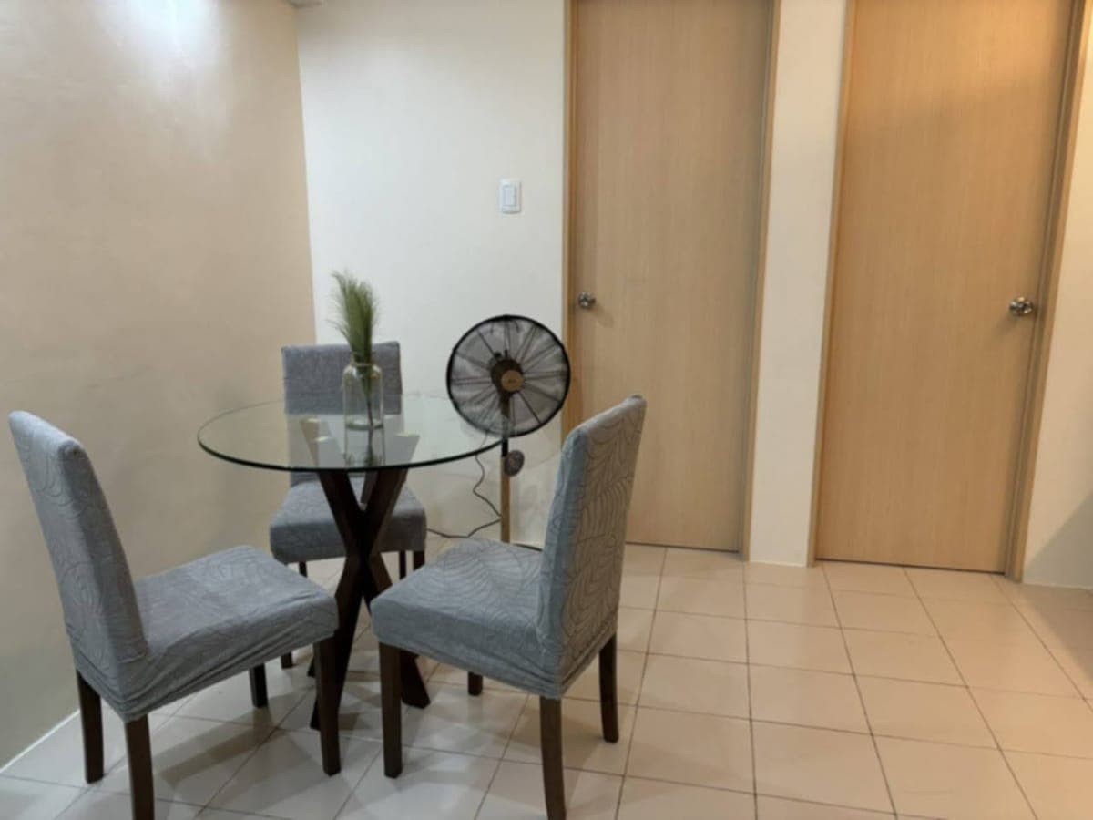 Condo for rent 2bedroom SEMI Furnished unit - photo 4