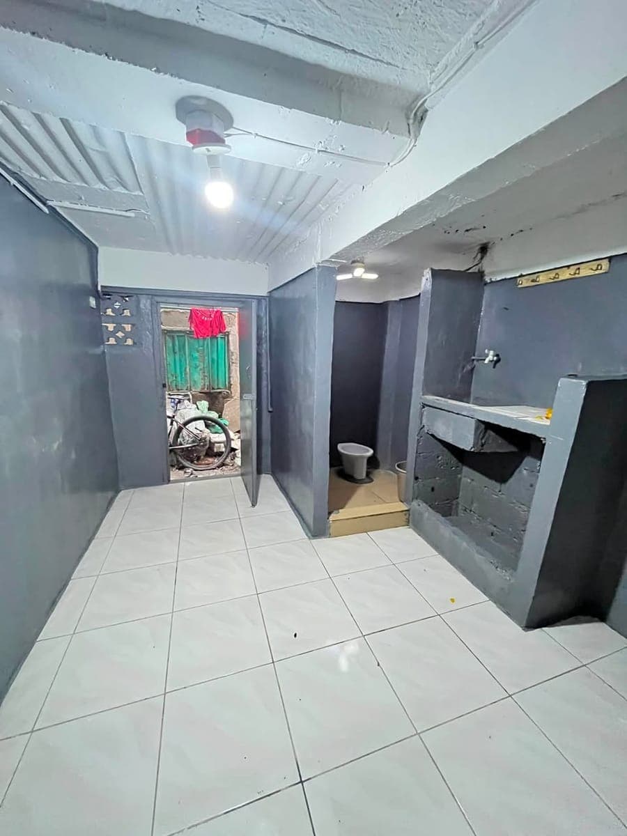 room for rent saling cr and lababo nakatiles pm sa details - photo 1
