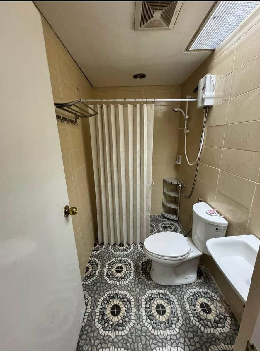 Female Condo Sharing – Bedspace Available! - photo 1