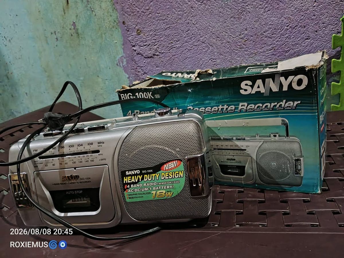 VINTAGE SANYO BIG-100K 4-BAND STEREO RADIO CASSETTE RECORDER - photo 1