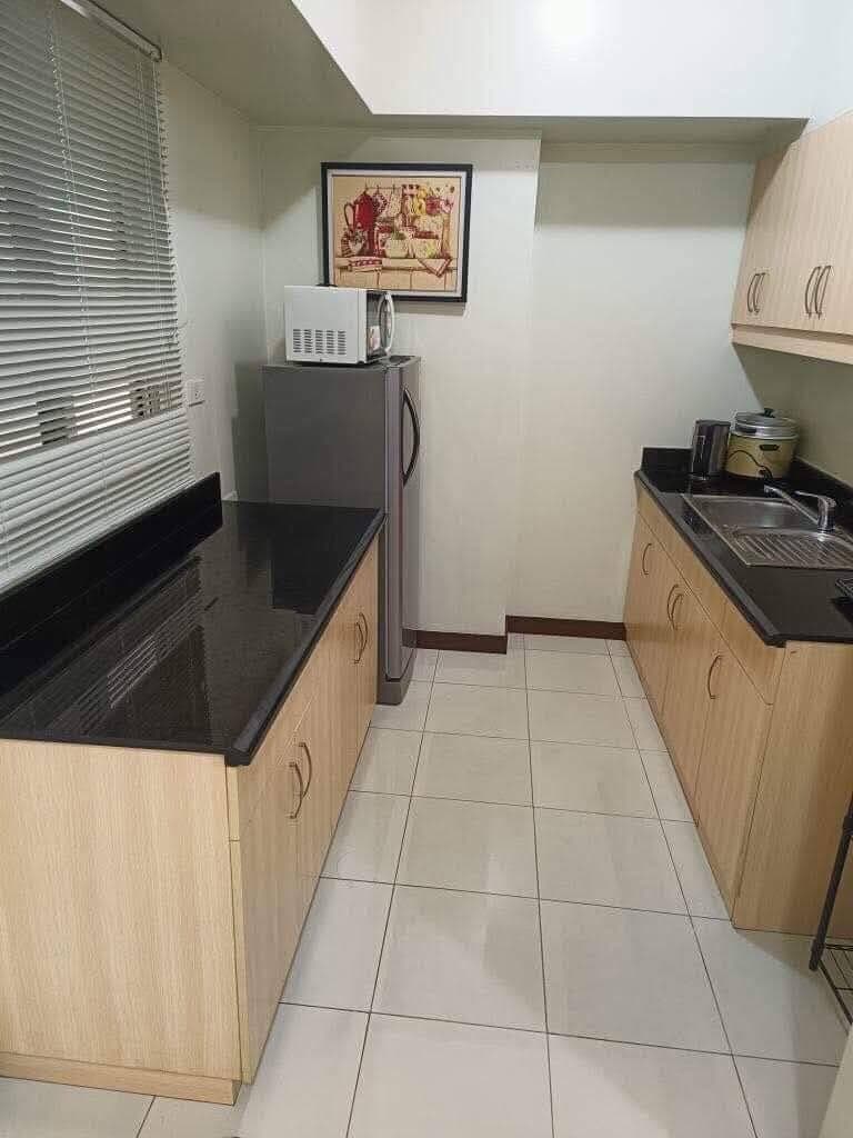 2br Sheridan for rent South Tower -21st floor 56sqm Facing river (city view) 35k inclusive dues (neg... - photo 3