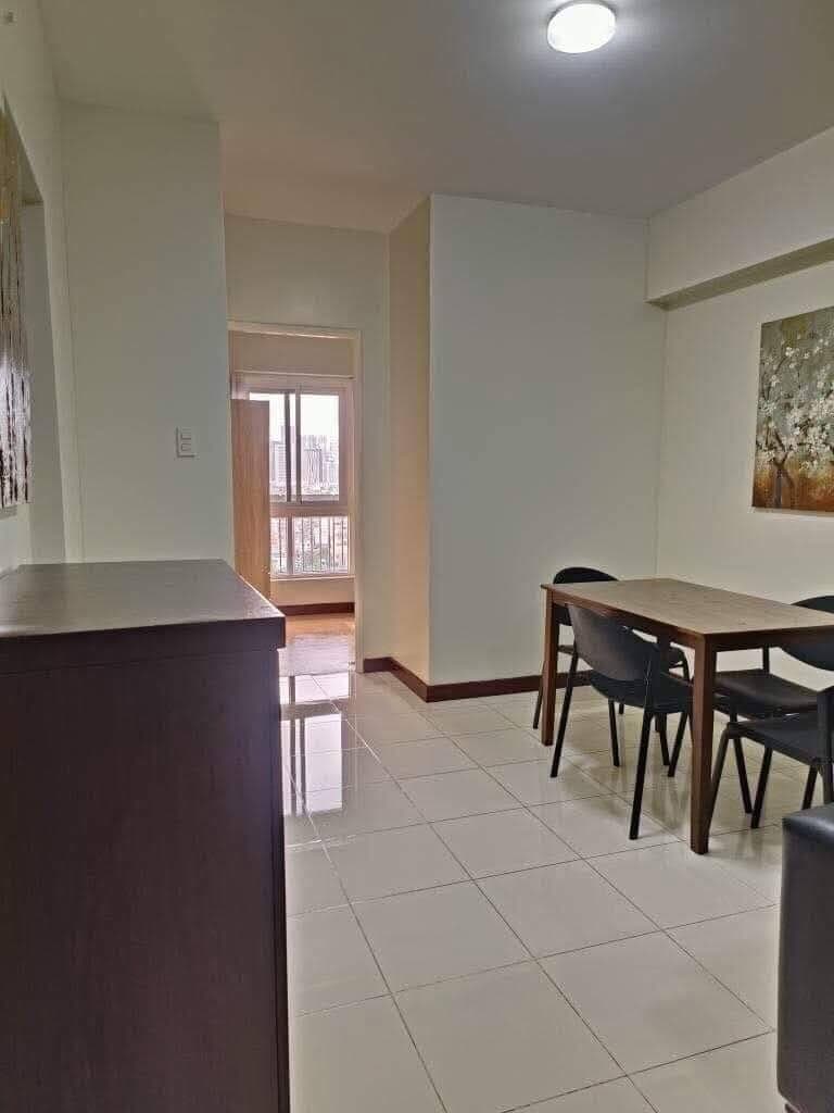 2br Sheridan for rent South Tower -21st floor 56sqm Facing river (city view) 35k inclusive dues (neg... - photo 4