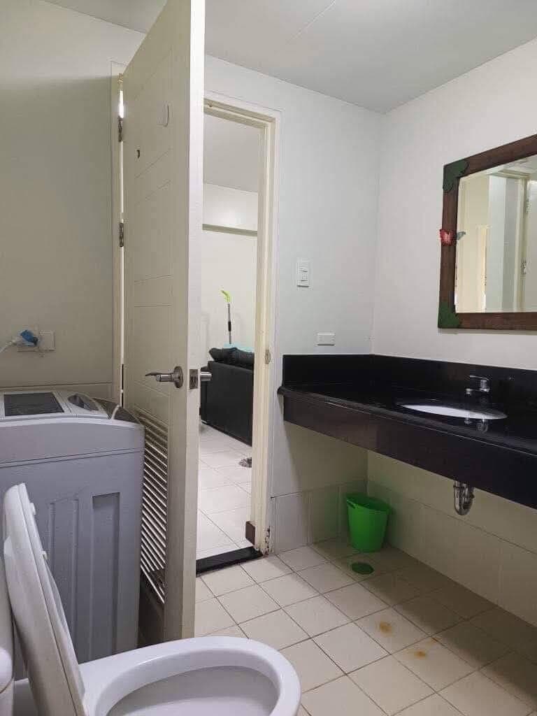 2br Sheridan for rent South Tower -21st floor 56sqm Facing river (city view) 35k inclusive dues (neg... - photo 5