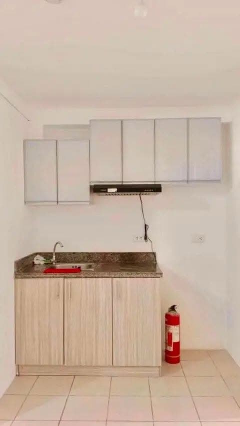 Condo for rent 2bedroom bare unit - photo 1