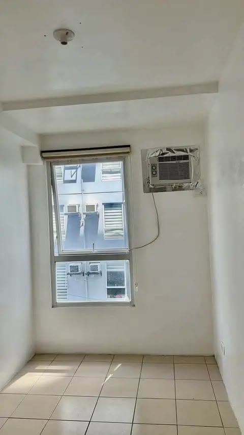 Condo for rent 2bedroom bare unit - photo 3