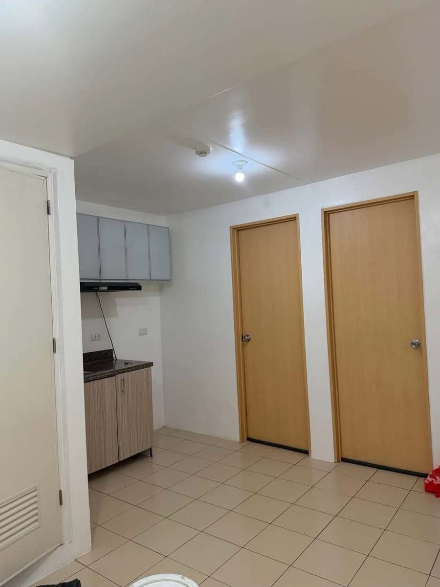 FOR RENT: BARE UNIT OUTER 👌 ✨ - photo 1