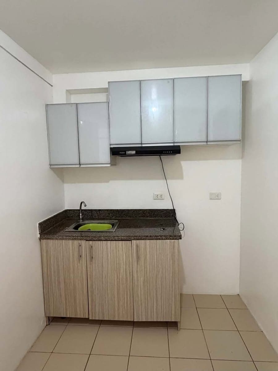 FOR RENT: BARE UNIT OUTER 👌 ✨ - photo 2