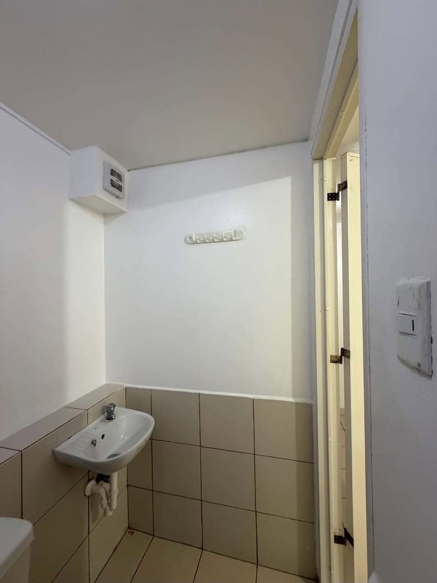 FOR RENT: BARE UNIT OUTER 👌 ✨ - photo 5