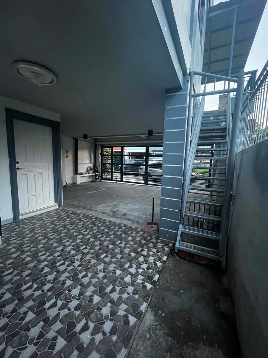 House for Rent - Greenwoods Executive Village ph2 - photo 2