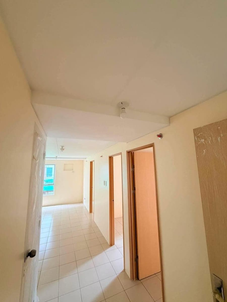 FOR RENT: BARE UNIT FACING AMENITIES 👌 ✨ - photo 1