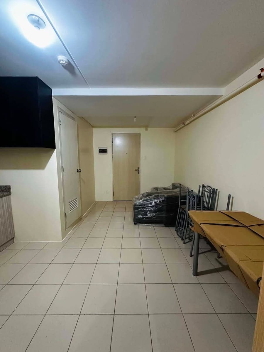 FOR RENT – 2-BEDROOM SEMI-FURNISHED CONDO - photo 4