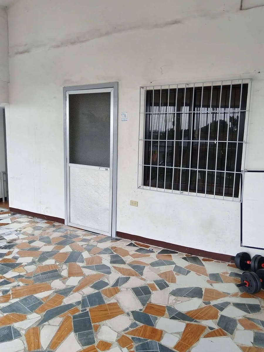 Apartment for rent. Studio type. With free bed. 3pax maximum, no pets. 3rd floor, East Dr. Marikina... - photo 1