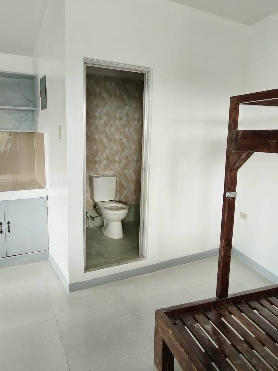 Apartment for rent. Studio type. With free bed. 3pax maximum, no pets. 3rd floor, East Dr. Marikina... - photo 4