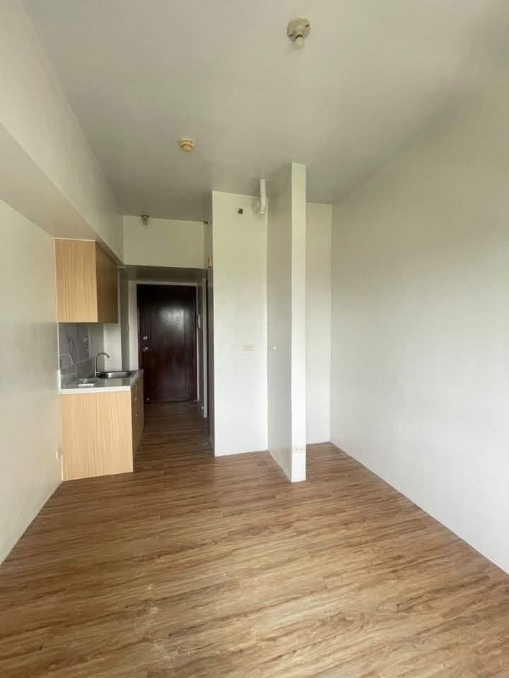 CONDO FOR RENT - photo 2
