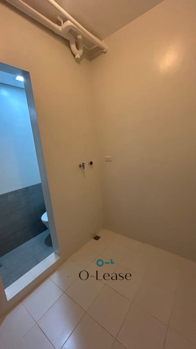 For Lease - photo 3