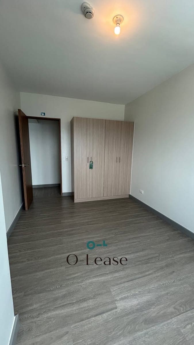 For Lease - photo 5