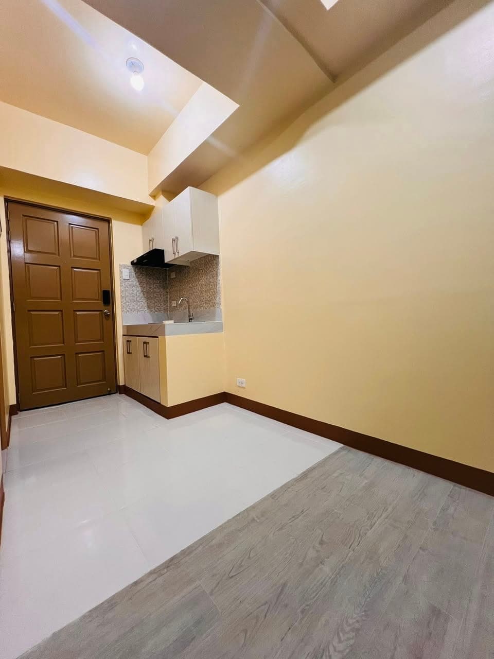 Condo Studio Semi-Furnished For Rent! - photo 3