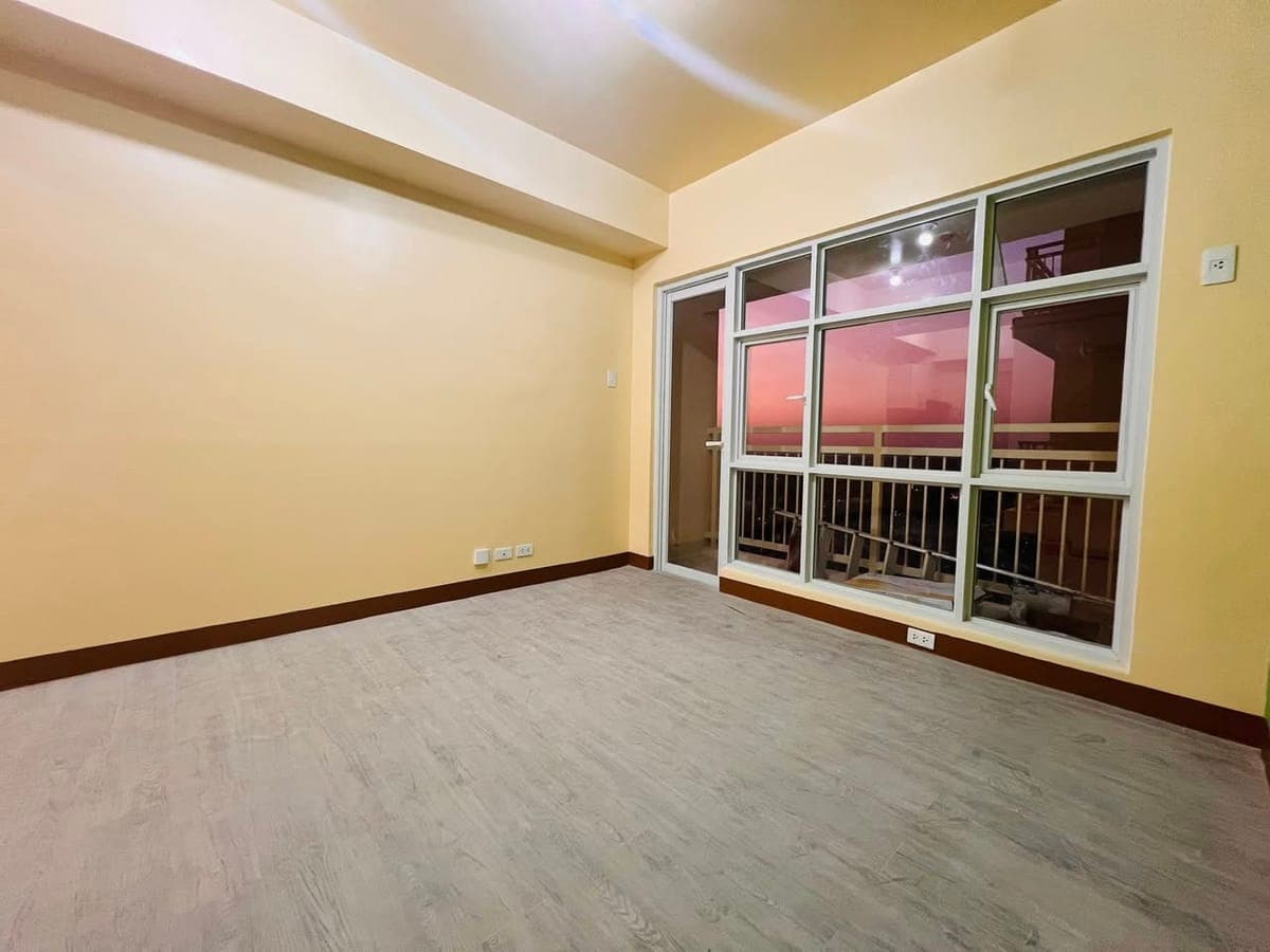 Condo Studio Semi-Furnished For Rent! - photo 4