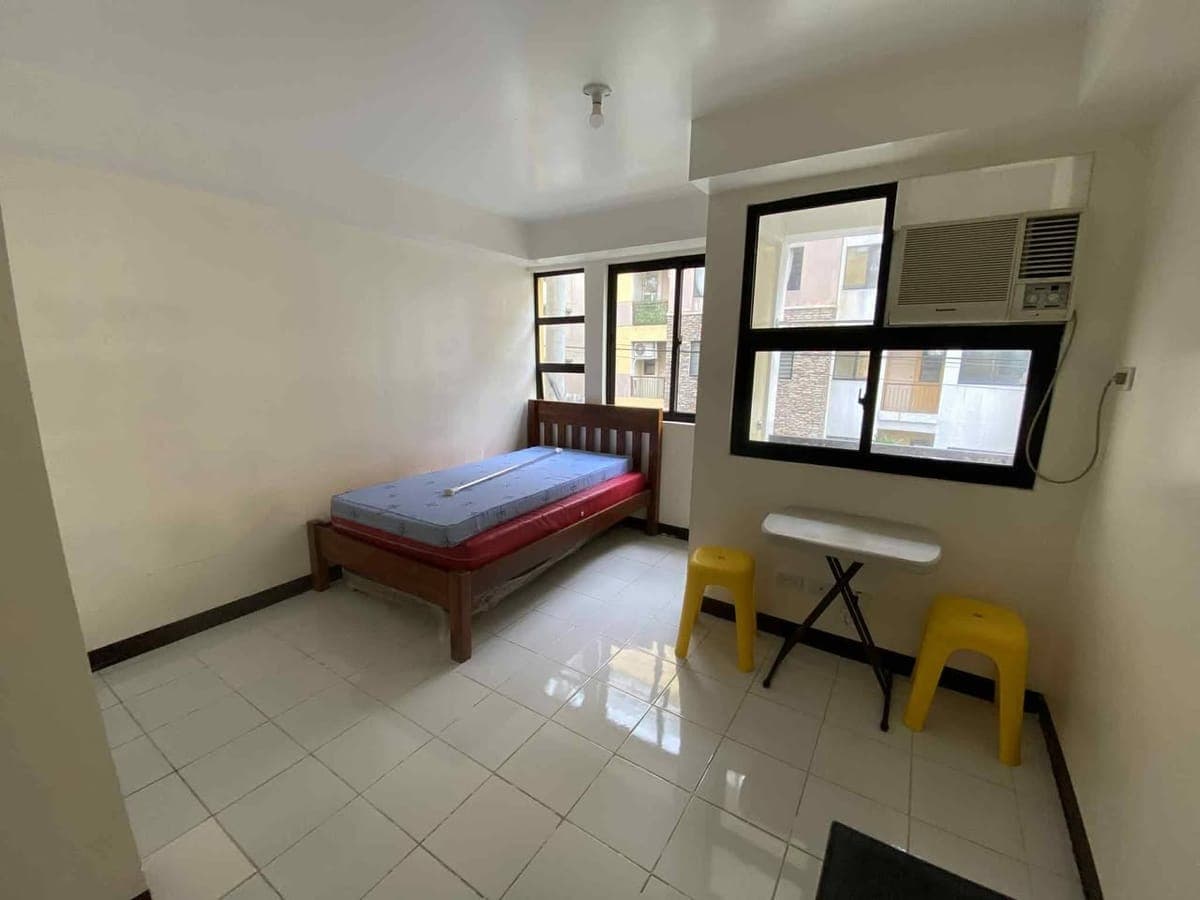 🏢EAST RESIDENCES ORTIGAS II - STUDIO TYPE UNIT w/ MINI BALCONY FOR RENT (20 sq.m.) - photo 2