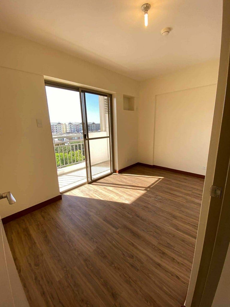𝐅𝐎𝐑 𝐑𝐄𝐍𝐓: 3BR Bare Unit with Parking at DMCI Maple Place, Acacia Estates, Taguig - photo 2