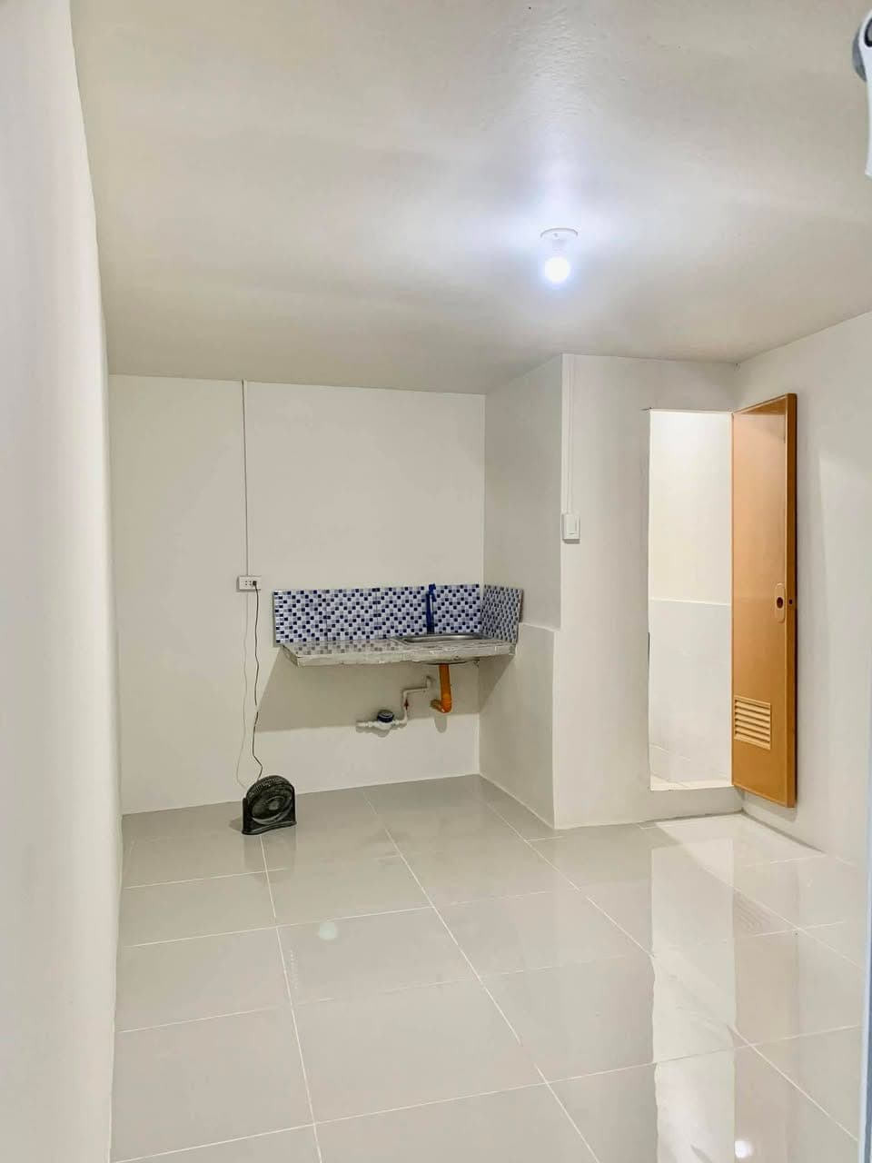 Room for rent studio type (2nd floor) - photo 4