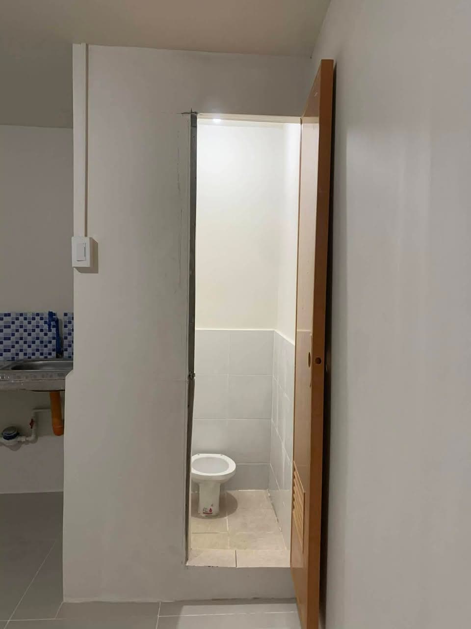 Room for rent studio type (2nd floor) - photo 5