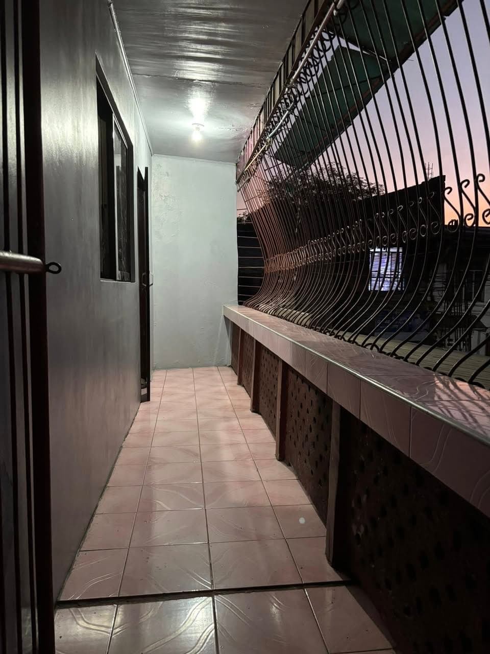 🏠 HOUSE FOR RENT – FEMALES ONLY OR SMALL FAMILY - photo 1