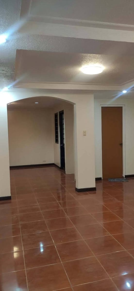 Newly Renovated Townhouse for rent in Sacred Heart Village Lagro QC. - photo 2