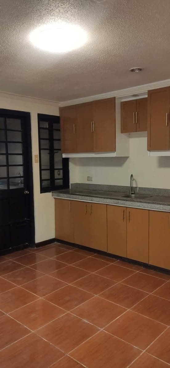 Newly Renovated Townhouse for rent in Sacred Heart Village Lagro QC. - photo 5