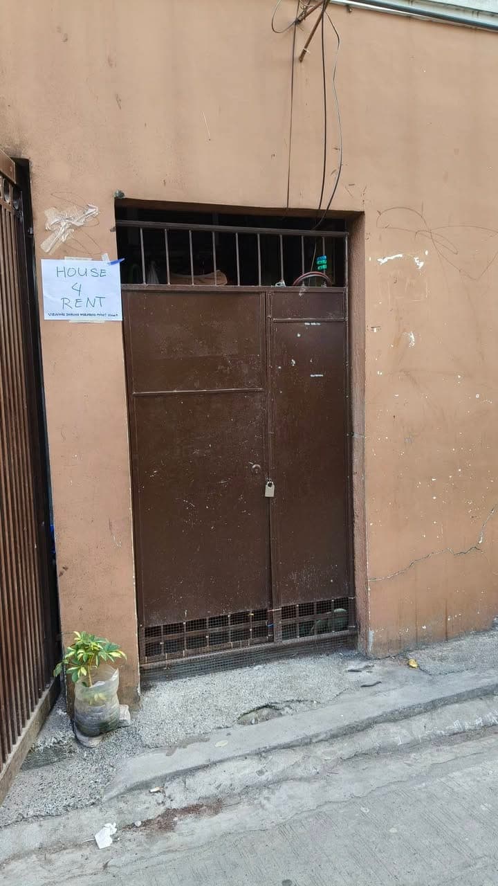 Available house 4rent batasan Hills Quezon city - photo 2