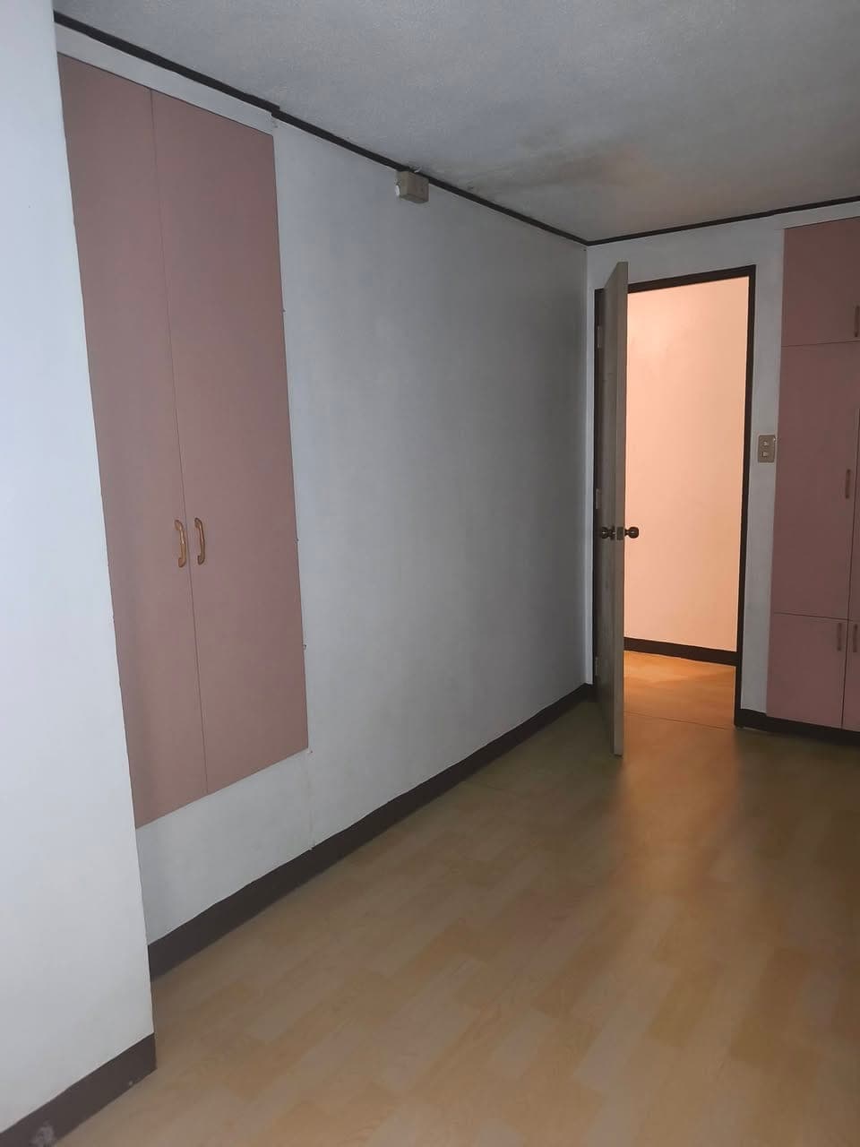 Room for Rent available - photo 2