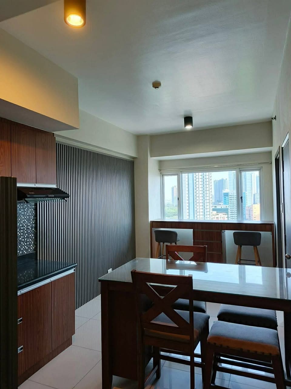 FOR LEASE - photo 1