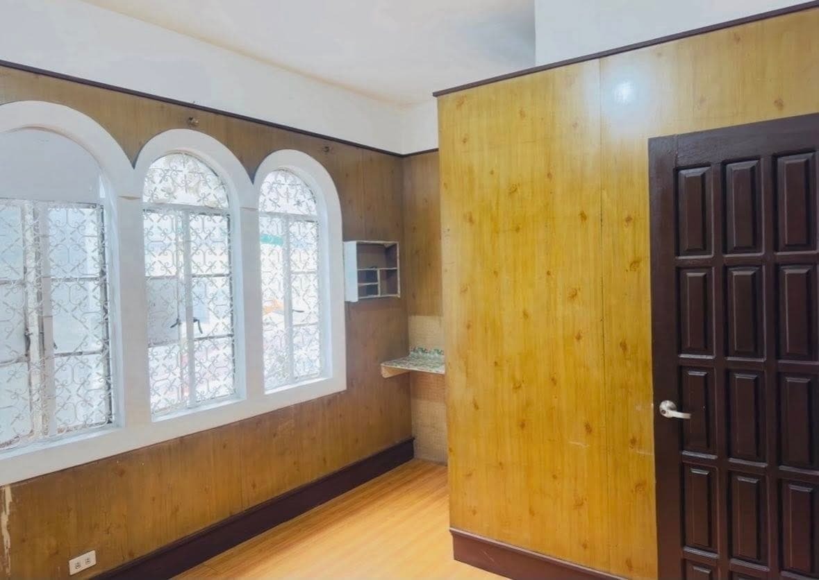 ROOM FOR RENT 6500 GOOD FOR LADIES ONLY. NEAR ANONAS LRT,WCC,TIP LOCATION #20 IPIL ST BARANGAY DUYAN... - photo 1