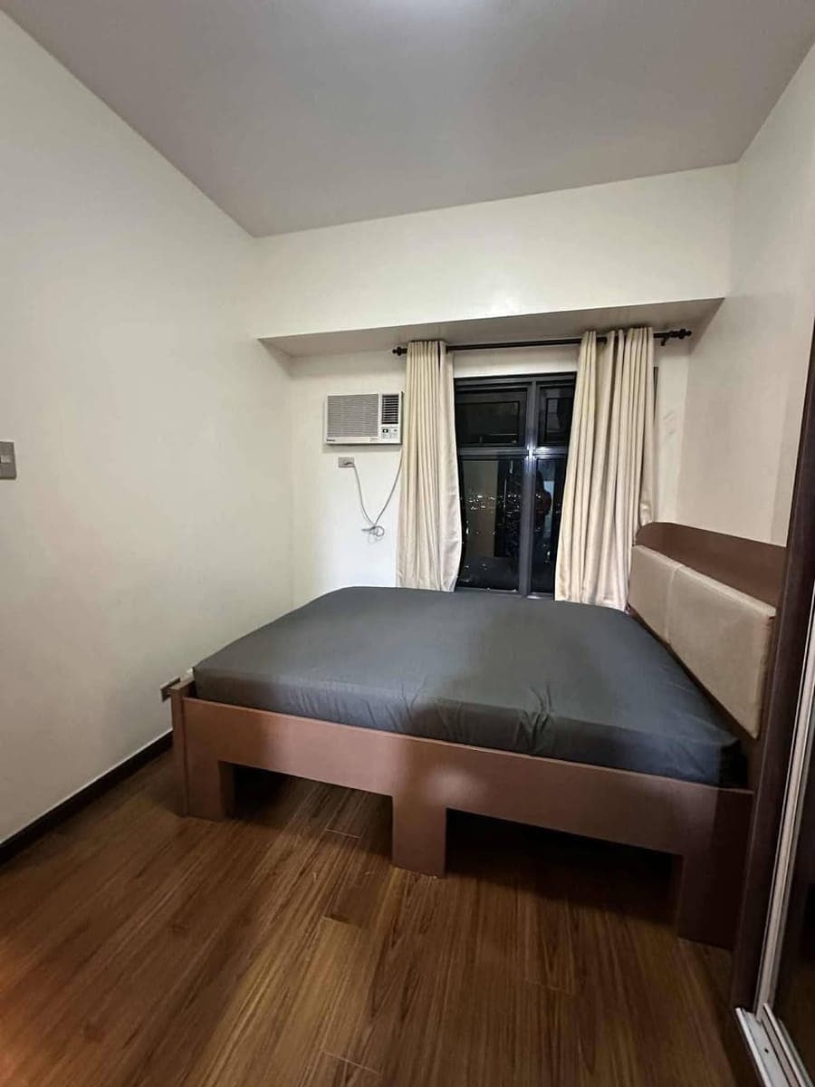SPACIOUS 1BEDROOM CONDO UNIT FOR RENT/SALE. - photo 4