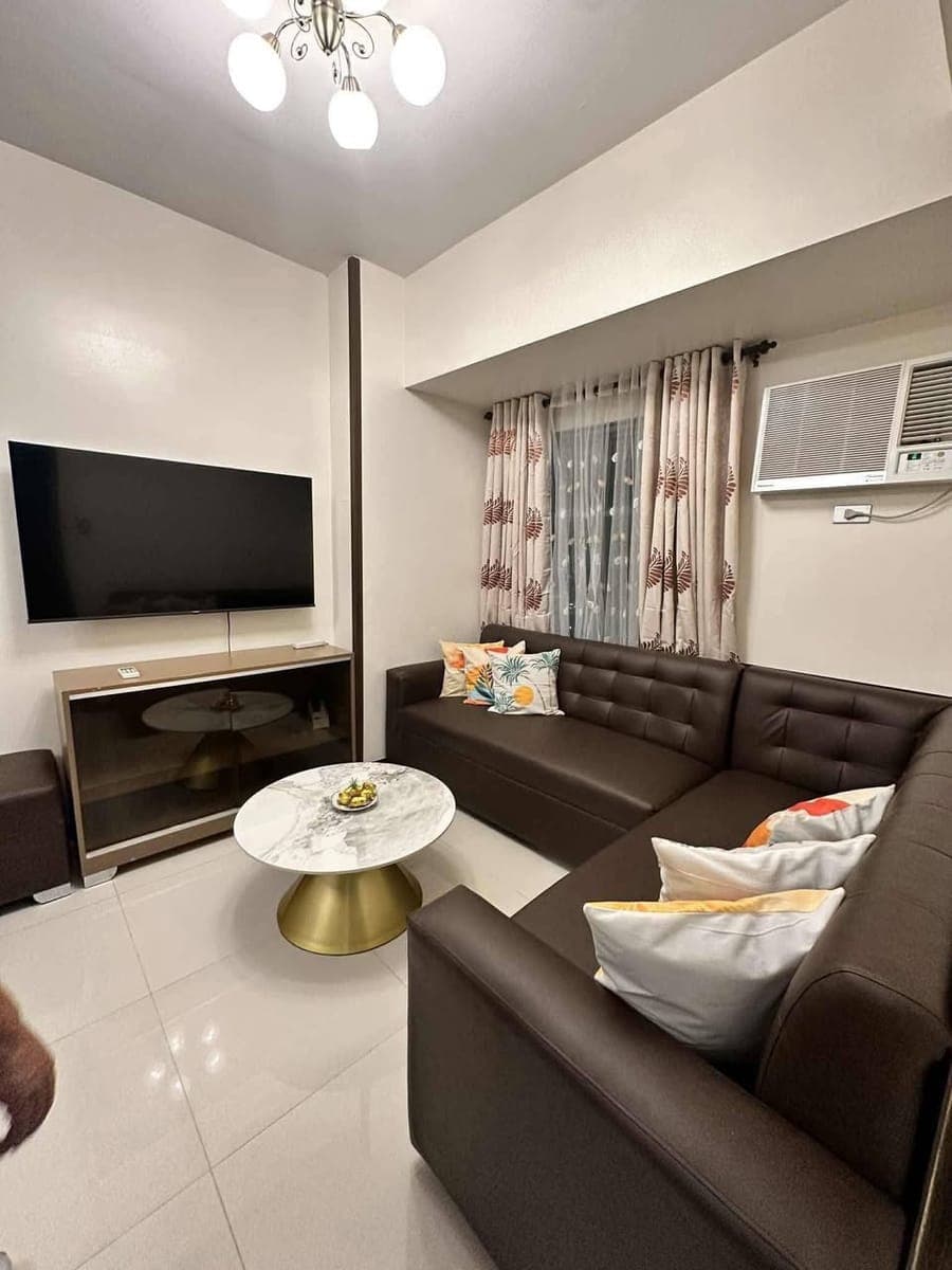 SPACIOUS 1BEDROOM CONDO UNIT FOR RENT/SALE. - photo 1