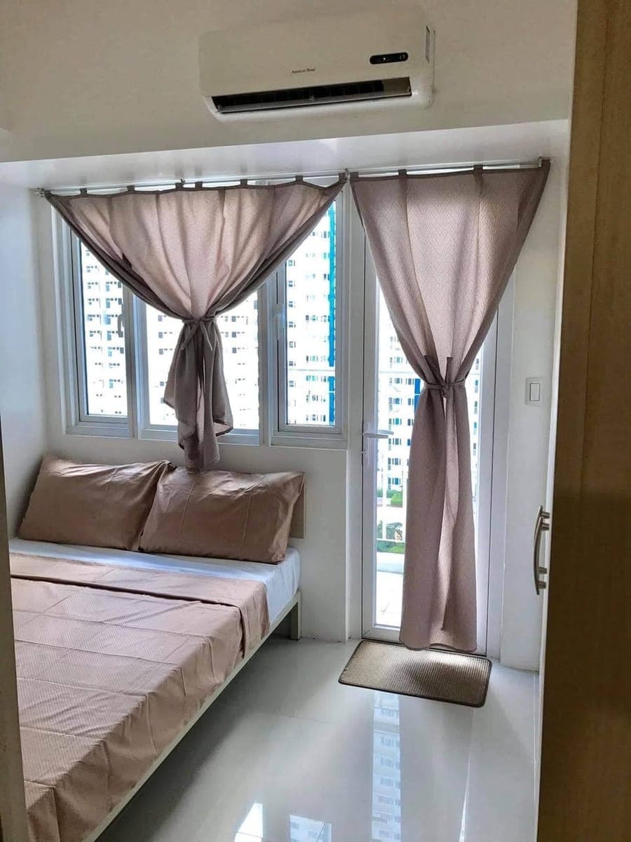 RUSH CONDO FOR RENT SMDC Light Residences 1BR with balcony Fully furnished - photo 1