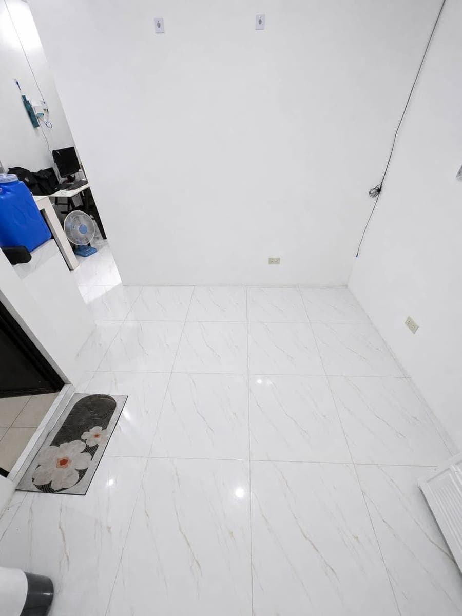 UNIT SHARING PO FOR WORKING PROFESSIONAL ONLY, NO TO COUPLE - photo 3