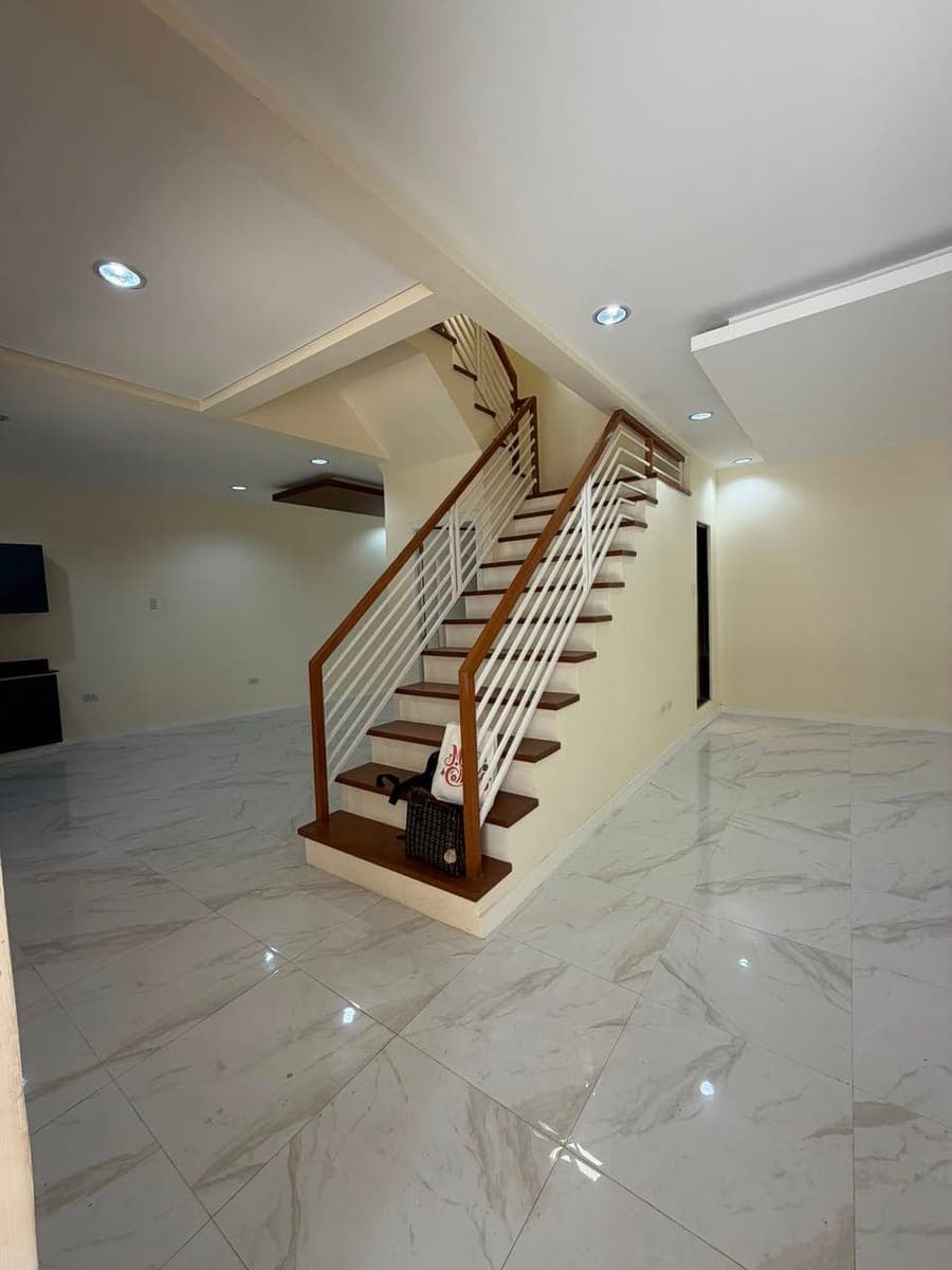 🏠Brandnew Townhouse For Rent‼️‼️ - photo 3