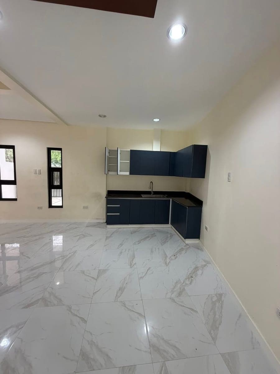 🏠Brandnew Townhouse For Rent‼️‼️ - photo 5