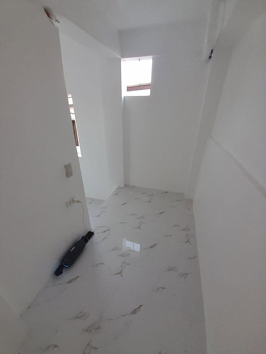 ROOM FOR RENT - photo 1