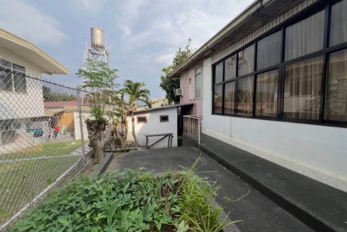 New‼️FOR RENT St. Ignatius for Rent beside Whiteplains Quezon City 70k 434sqm 3BR - photo 3