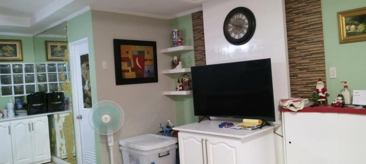 FOR RENT – Fully Furnished 3-Storey House in Project 6, Quezon City - photo 3