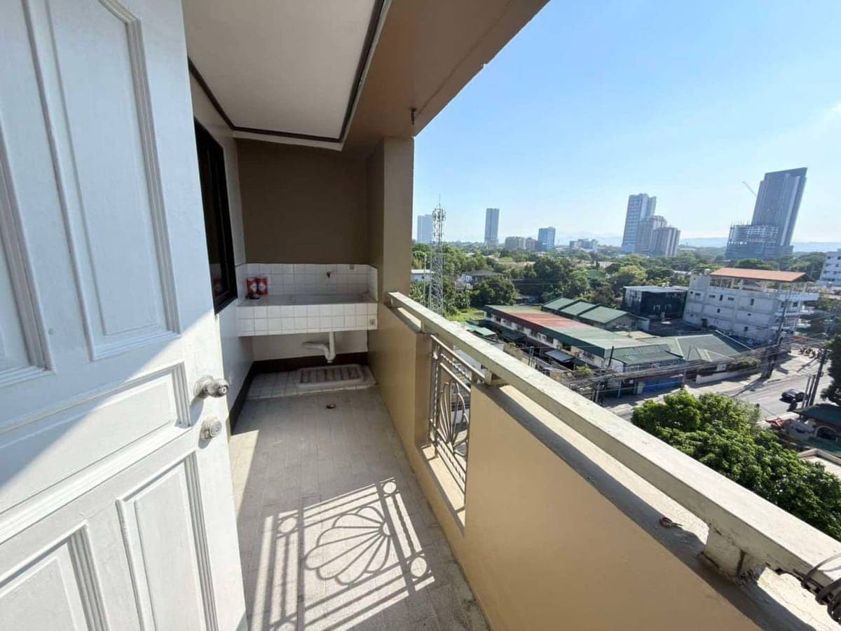 𝐅𝐎𝐑 𝐑𝐄𝐍𝐓: Big Cut 1BR Condominium with parking at Xavierville Square Condominium, Quezon City - photo 3