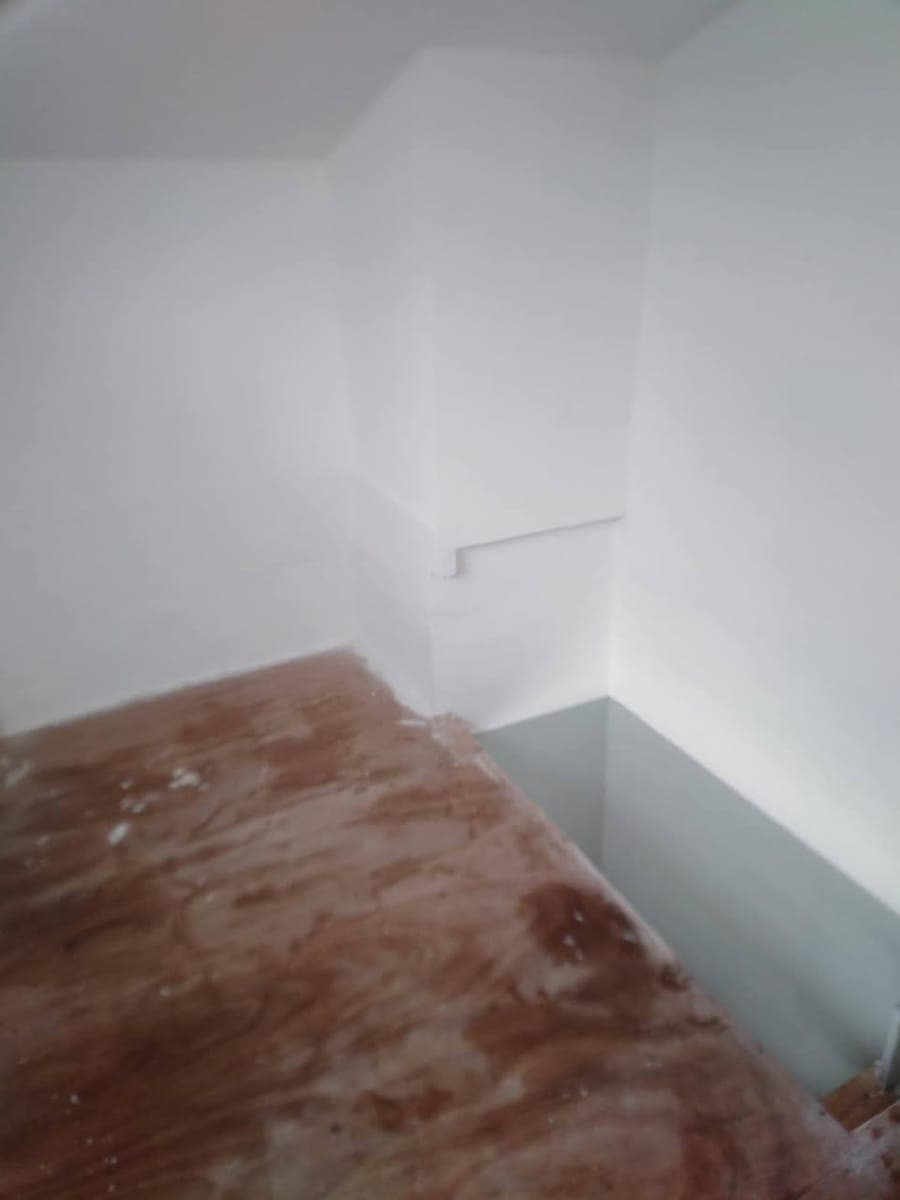 Available - photo 5