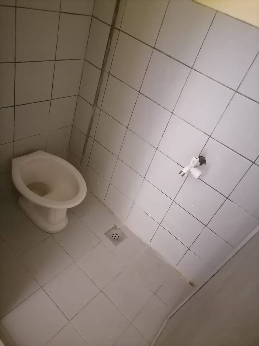 Room for rent po 6500 2 months deposet po no pets at no kids po - photo 3