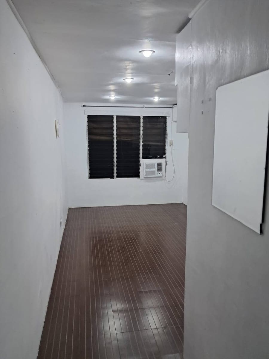 Room for rent, with inverter air con, cr, sink, motor street parking,  sub meters , water, electrici... - photo 2