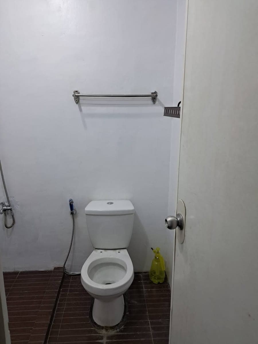 Room for rent, with inverter air con, cr, sink, motor street parking,  sub meters , water, electrici... - photo 3