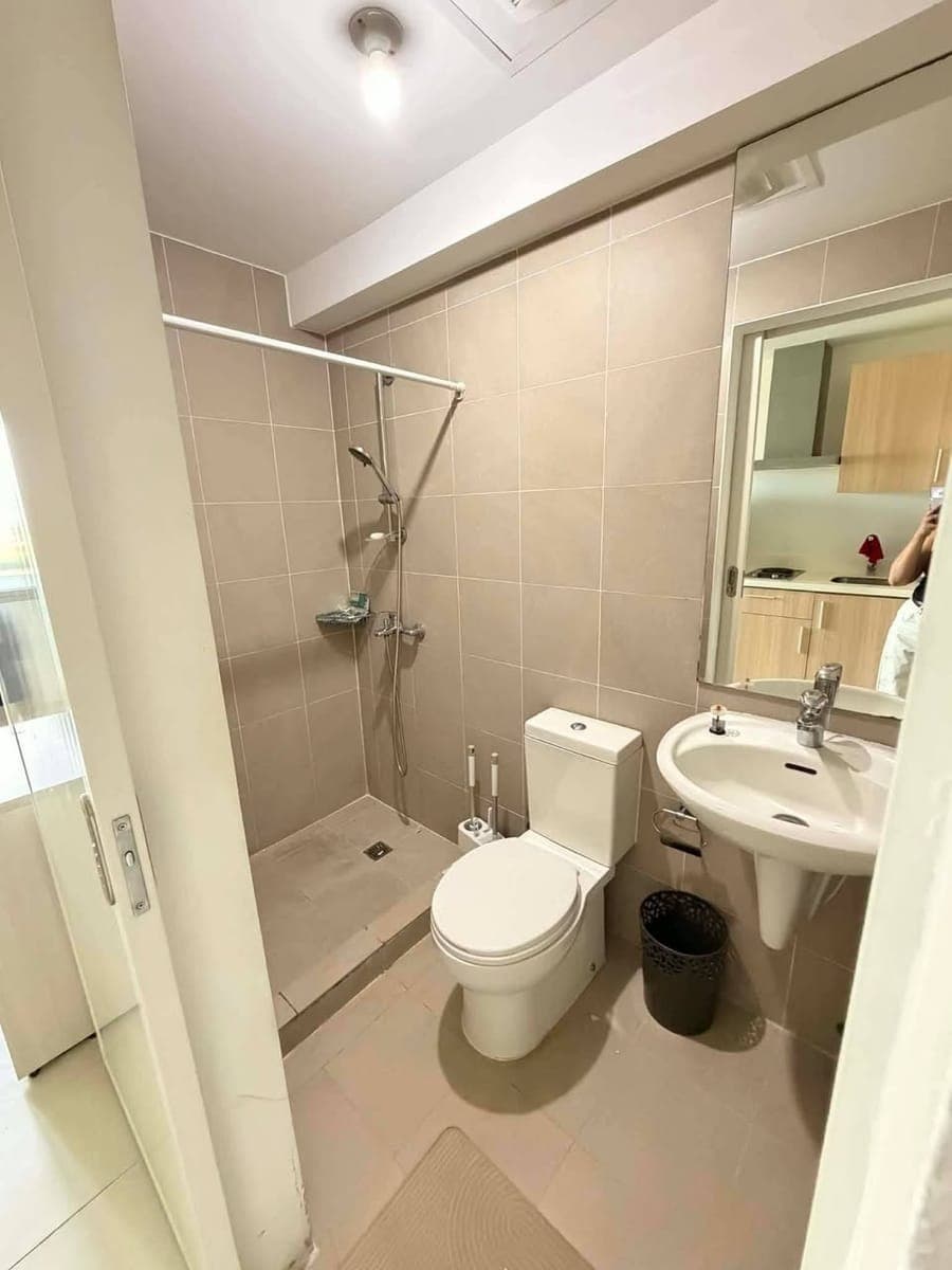 FOR RENT: ₱15,000/month. | Inclusive association dues - photo 4