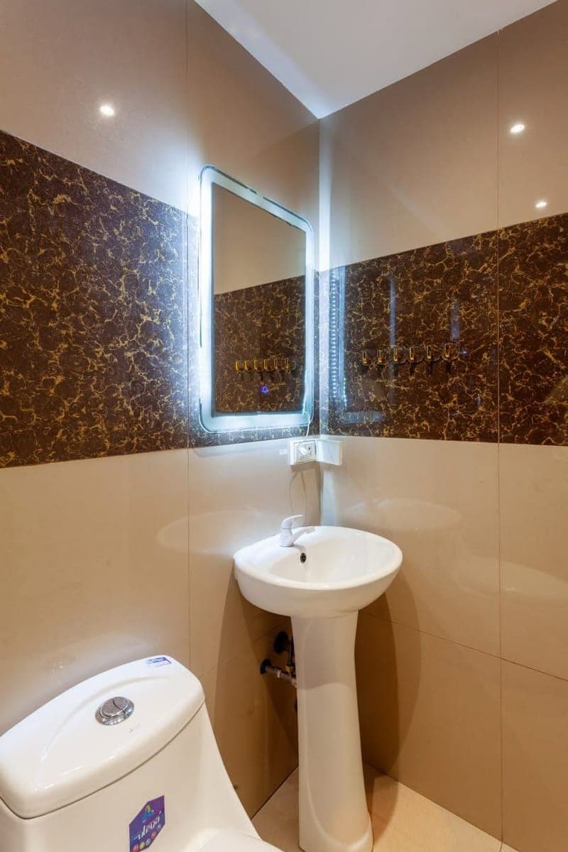 33B19 - photo 2