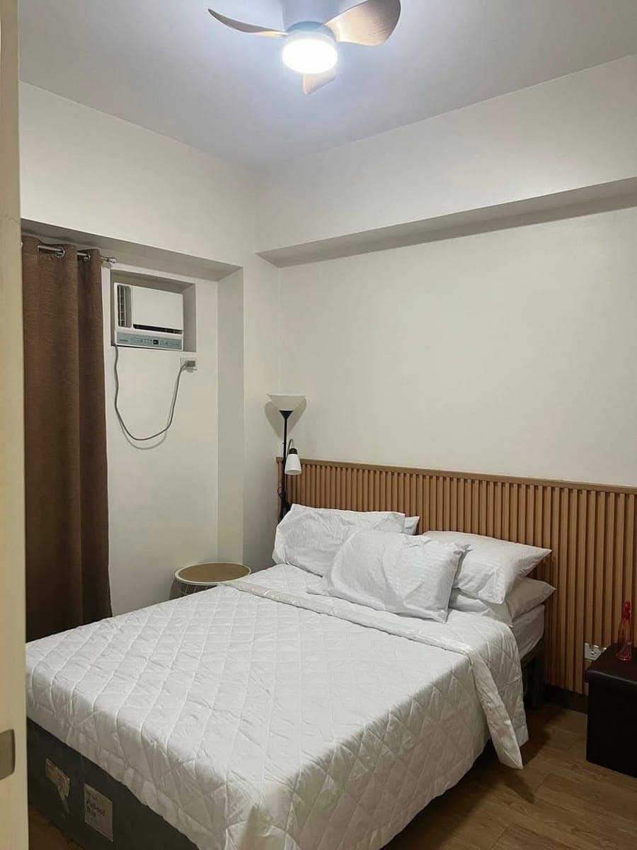2-BEDROOM (56.8sqm) w/ BALCONY FOR RENT - photo 2